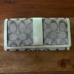 Authentic early 2000s Coach wallet